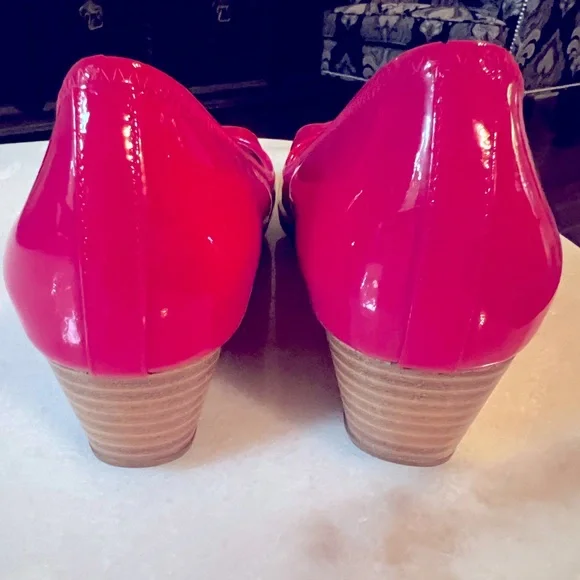 New Cole Haan Hot Pink Patent Leather Peeptoe 1 inch Wedges 7.5 - Picture 7 of 10